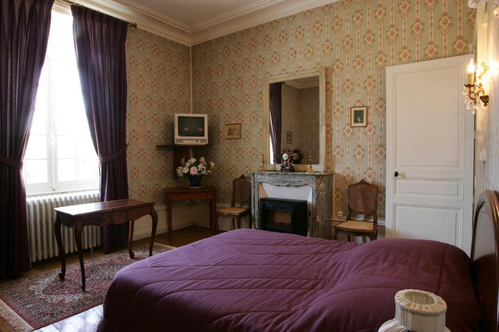 Chateau De Montbraye Parigne-l'Eveque Room photo